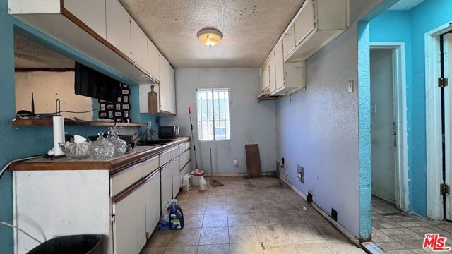 1065 N Gage Avenue, Los Angeles, CA 90063