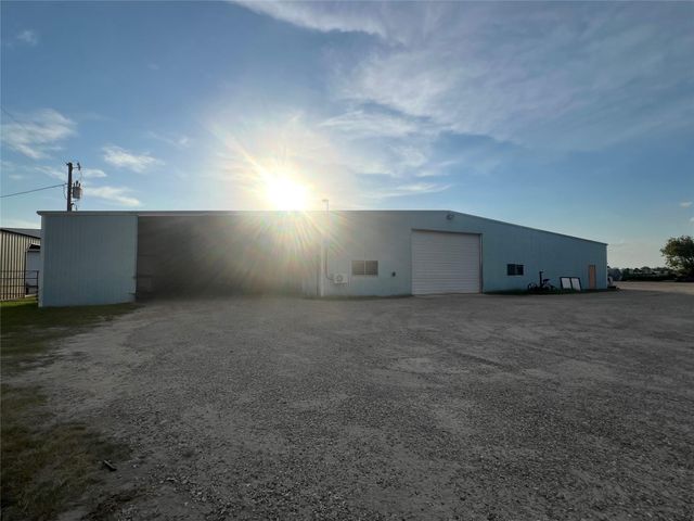 575 County Road 469, El Campo, TX 77437