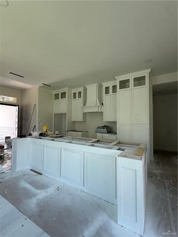 004 Olympia Avenue, Mission, TX 78573