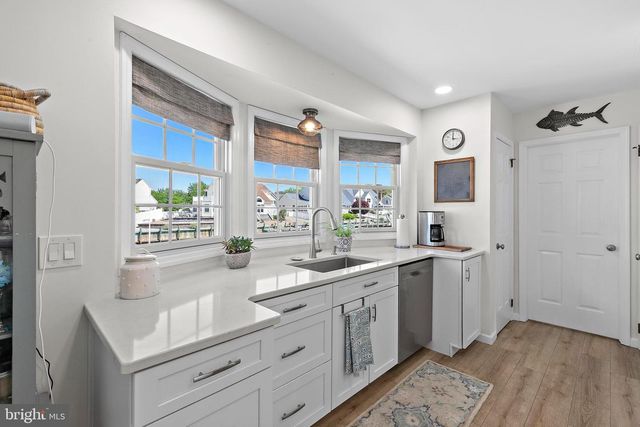 407 ATLANTIC CITY CT, Lanoka Harbor, NJ 08734