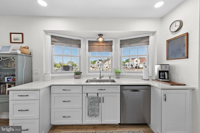 407 ATLANTIC CITY CT, Lanoka Harbor, NJ 08734