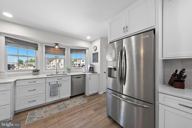 407 ATLANTIC CITY CT, Lanoka Harbor, NJ 08734