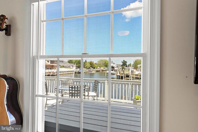 407 ATLANTIC CITY CT, Lanoka Harbor, NJ 08734
