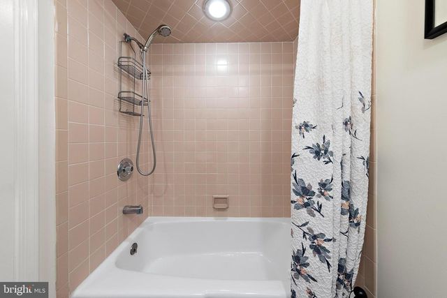 407 ATLANTIC CITY CT, Lanoka Harbor, NJ 08734