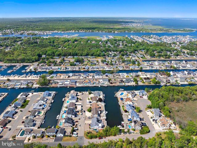 407 ATLANTIC CITY CT, Lanoka Harbor, NJ 08734