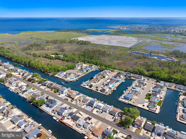 407 ATLANTIC CITY CT, Lanoka Harbor, NJ 08734
