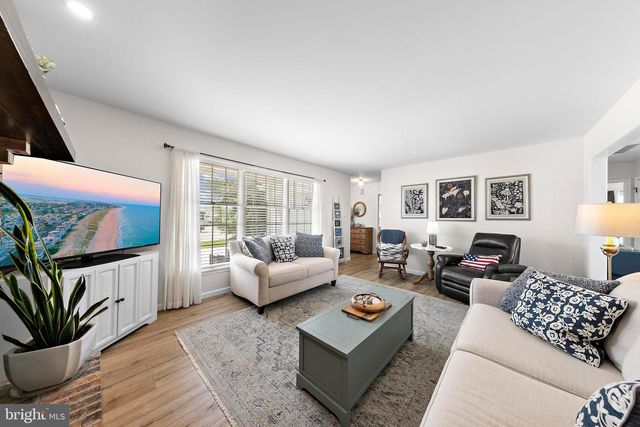 407 ATLANTIC CITY CT, Lanoka Harbor, NJ 08734