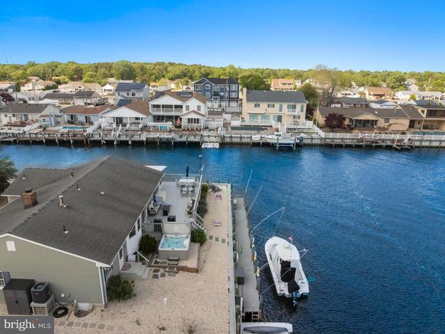 407 ATLANTIC CITY CT, Lanoka Harbor, NJ 08734