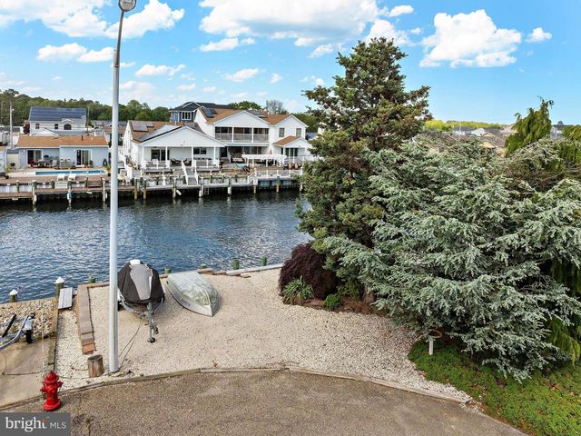407 ATLANTIC CITY CT, Lanoka Harbor, NJ 08734