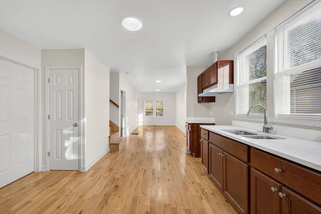 8106 S Dobson Avenue, Chicago, IL 60619