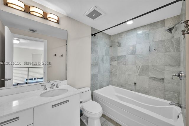 1060 Brickell Ave 815, Miami, FL 33131