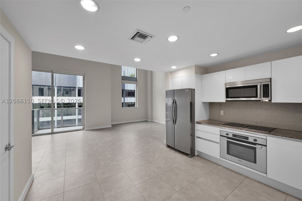 1060 Brickell Ave 815, Miami, FL 33131