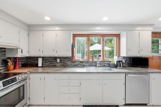 12 Summer Hill Rd, Maynard, MA 01754