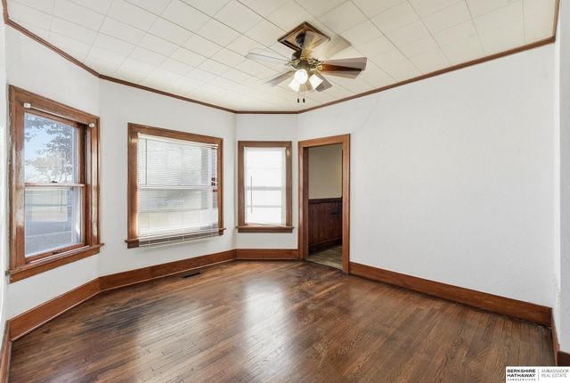 5058 S 36th Avenue, Omaha, NE 68107