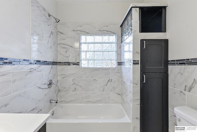 5058 S 36th Avenue, Omaha, NE 68107