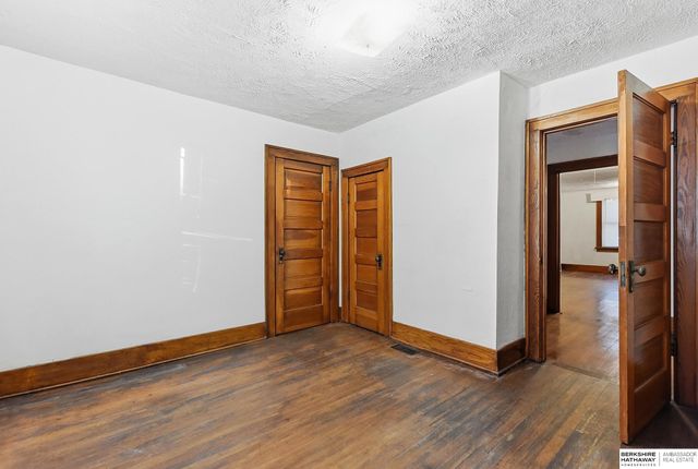 5058 S 36th Avenue, Omaha, NE 68107