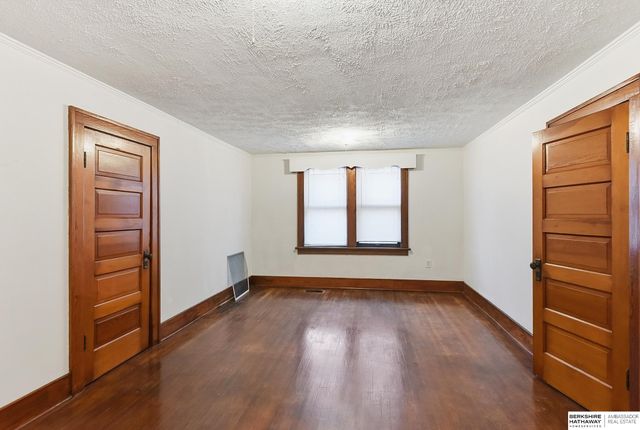 5058 S 36th Avenue, Omaha, NE 68107