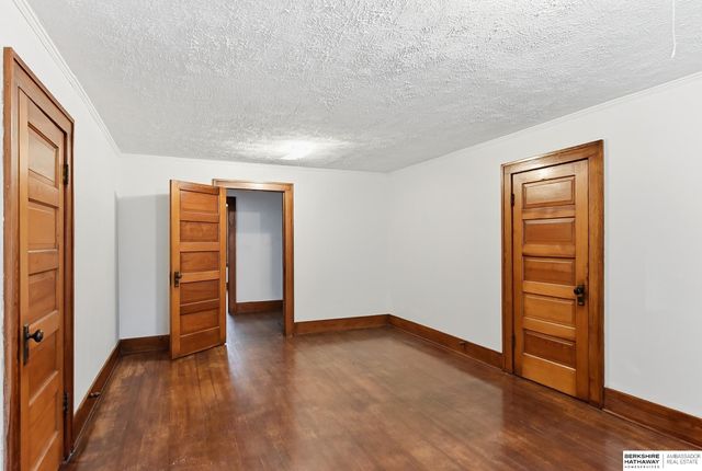 5058 S 36th Avenue, Omaha, NE 68107