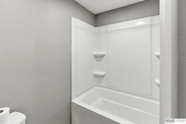 5058 S 36th Avenue, Omaha, NE 68107