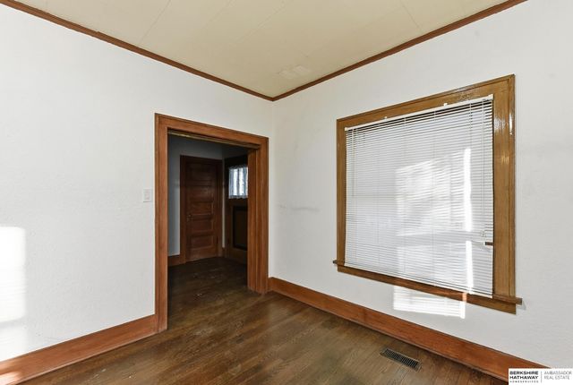 5058 S 36th Avenue, Omaha, NE 68107