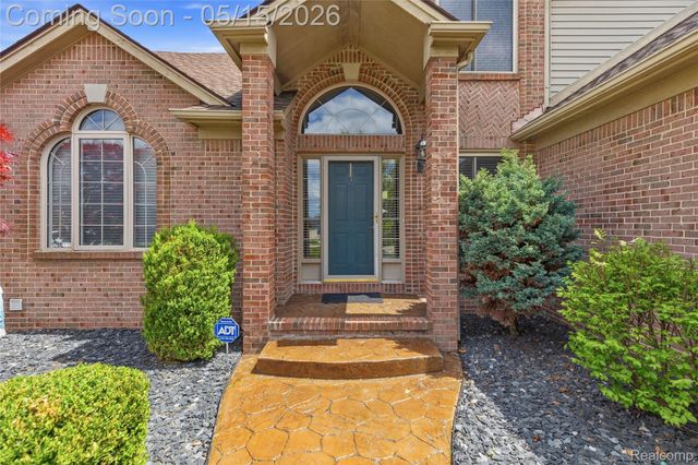 48528 Lafayette Drive, Macomb Township, MI 48044