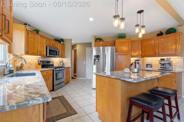 48528 Lafayette Drive, Macomb Township, MI 48044