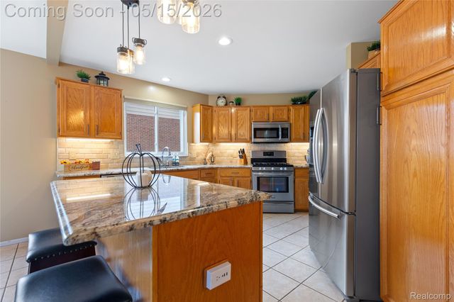 48528 Lafayette Drive, Macomb Township, MI 48044