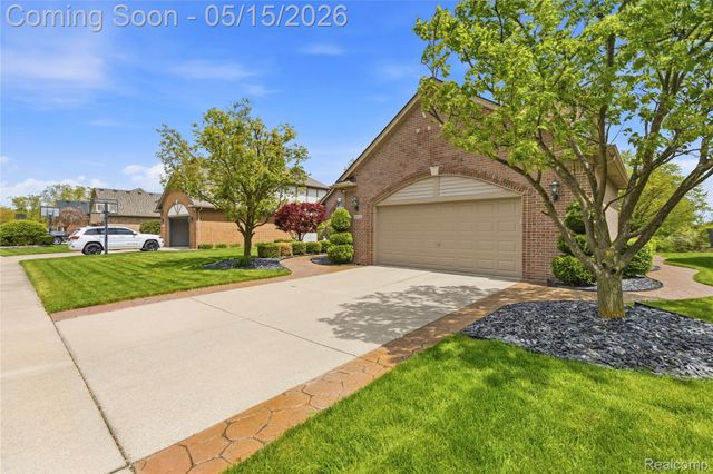 48528 Lafayette Drive, Macomb Township, MI 48044