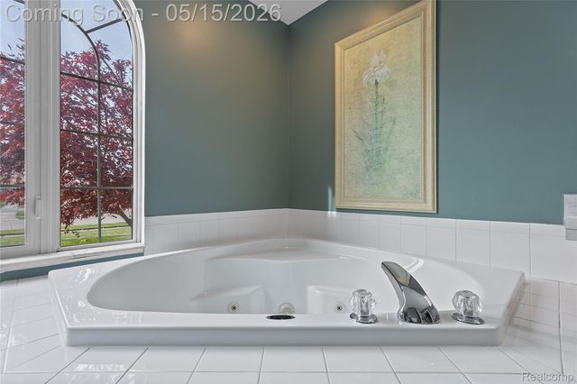 48528 Lafayette Drive, Macomb Township, MI 48044