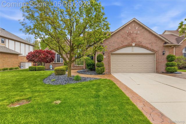48528 Lafayette Drive, Macomb Township, MI 48044
