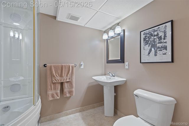 48528 Lafayette Drive, Macomb Township, MI 48044