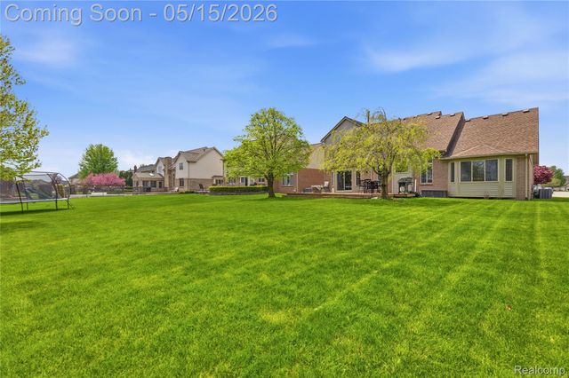 48528 Lafayette Drive, Macomb Township, MI 48044