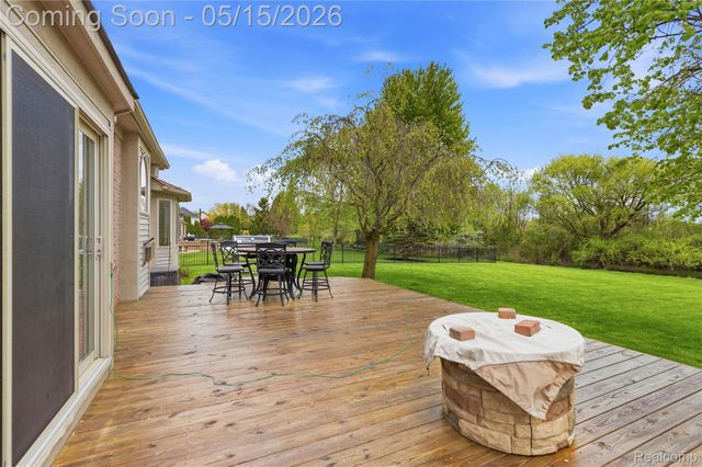 48528 Lafayette Drive, Macomb Township, MI 48044