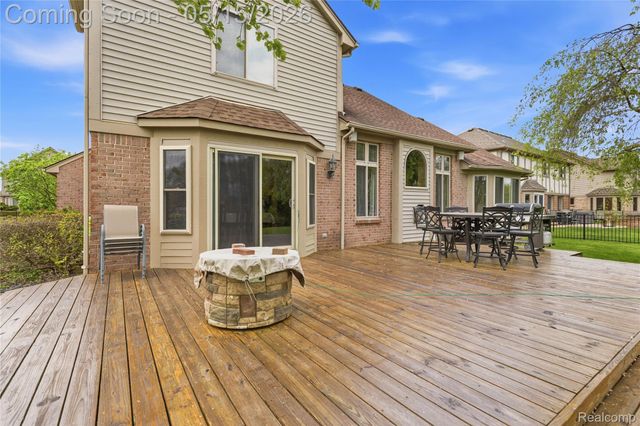 48528 Lafayette Drive, Macomb Township, MI 48044