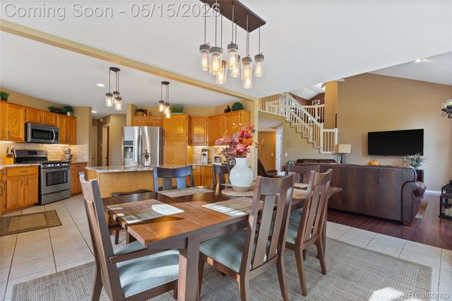 48528 Lafayette Drive, Macomb Township, MI 48044