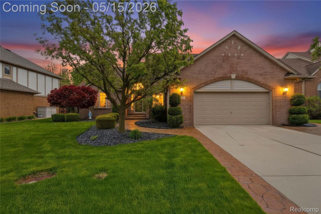 48528 Lafayette Drive, Macomb Township, MI 48044