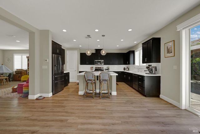 4037 Crane Ct, Vacaville, CA 95688