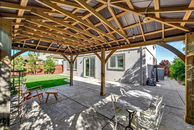 4037 Crane Ct, Vacaville, CA 95688