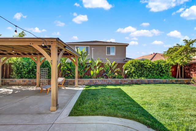 4037 Crane Ct, Vacaville, CA 95688