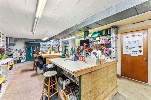 102 North Walnut Street, Anderson, MO 64831