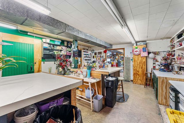 102 North Walnut Street, Anderson, MO 64831
