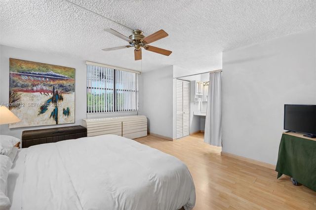 3350 NE 192nd Street 5H-B, Aventura, FL 33180
