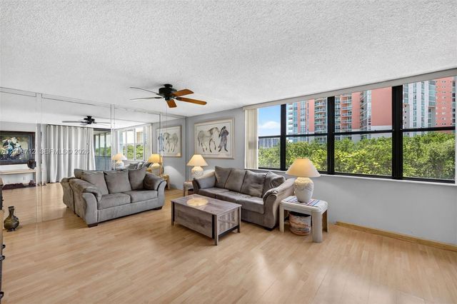 3350 NE 192nd Street 5H-B, Aventura, FL 33180