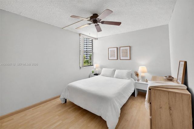 3350 NE 192nd Street 5H-B, Aventura, FL 33180