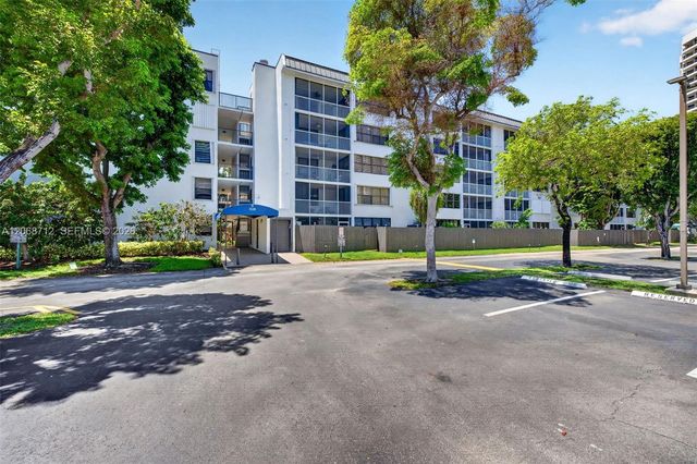 3350 NE 192nd Street 5H-B, Aventura, FL 33180