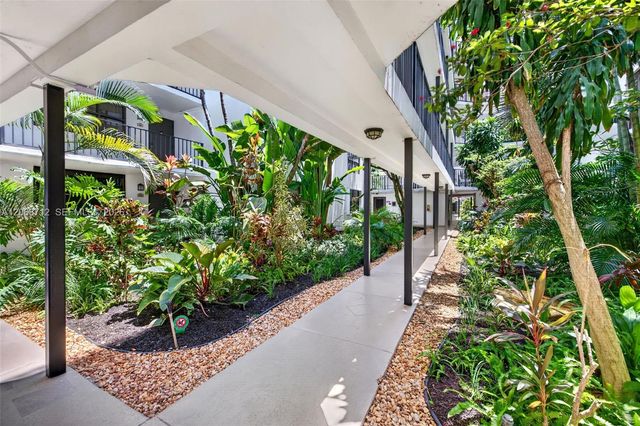 3350 NE 192nd Street 5H-B, Aventura, FL 33180