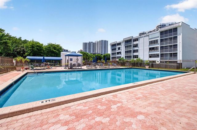 3350 NE 192nd Street 5H-B, Aventura, FL 33180