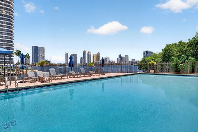3350 NE 192nd Street 5H-B, Aventura, FL 33180