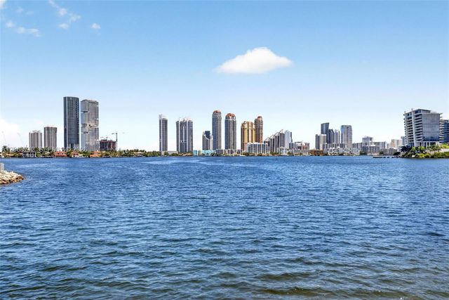 3350 NE 192nd Street 5H-B, Aventura, FL 33180