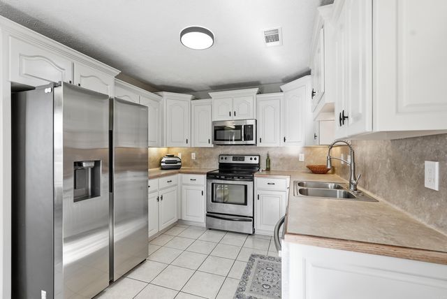 15 Griffin St, Ward, AR 72176